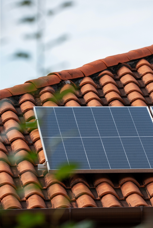 Zonnepanelen en duurzame energie door Zentura Construction