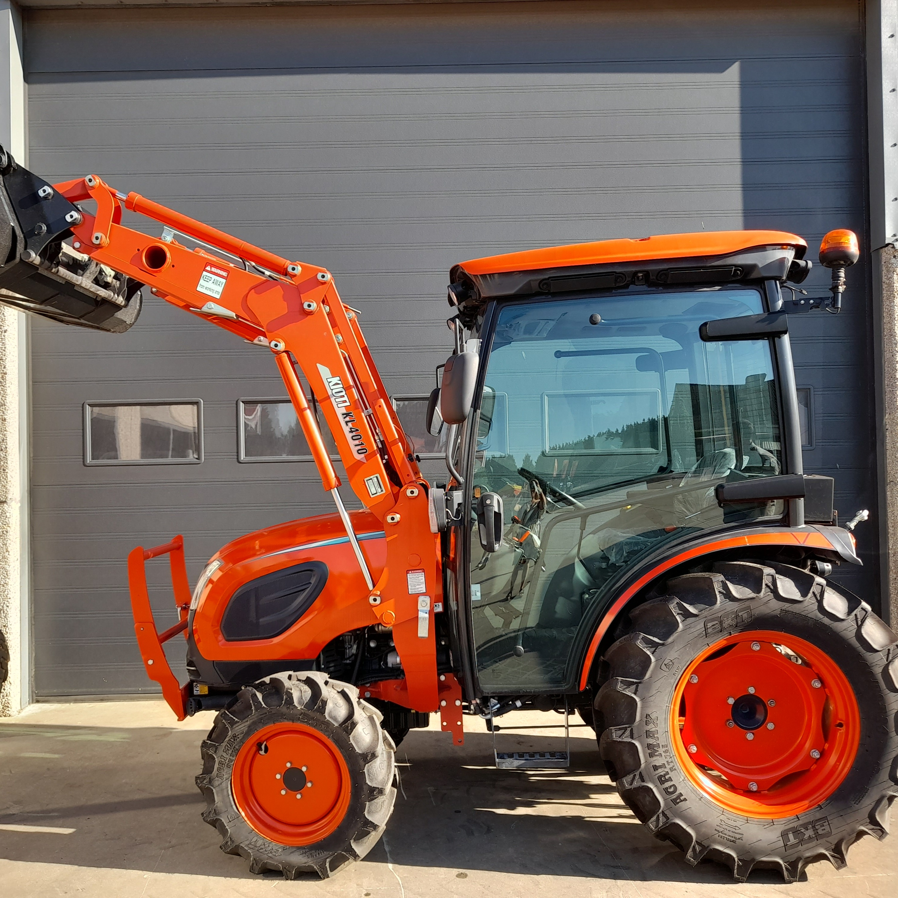 Landbouwmachines en tractoren bij Huygebaert - Van Waes in Moerkerke