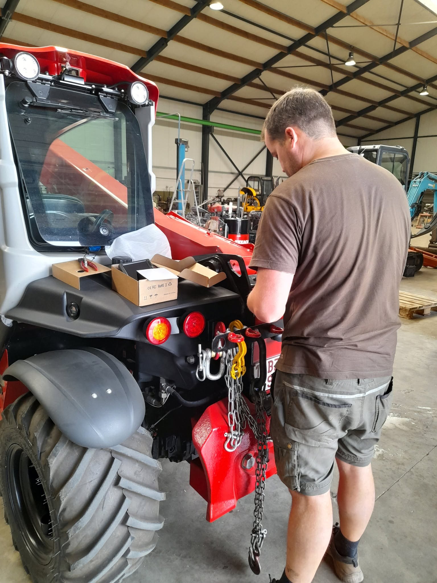 Onderhoud en herstellingen van land- en tuinbouwmachines bij Huygebaert - Van Waes