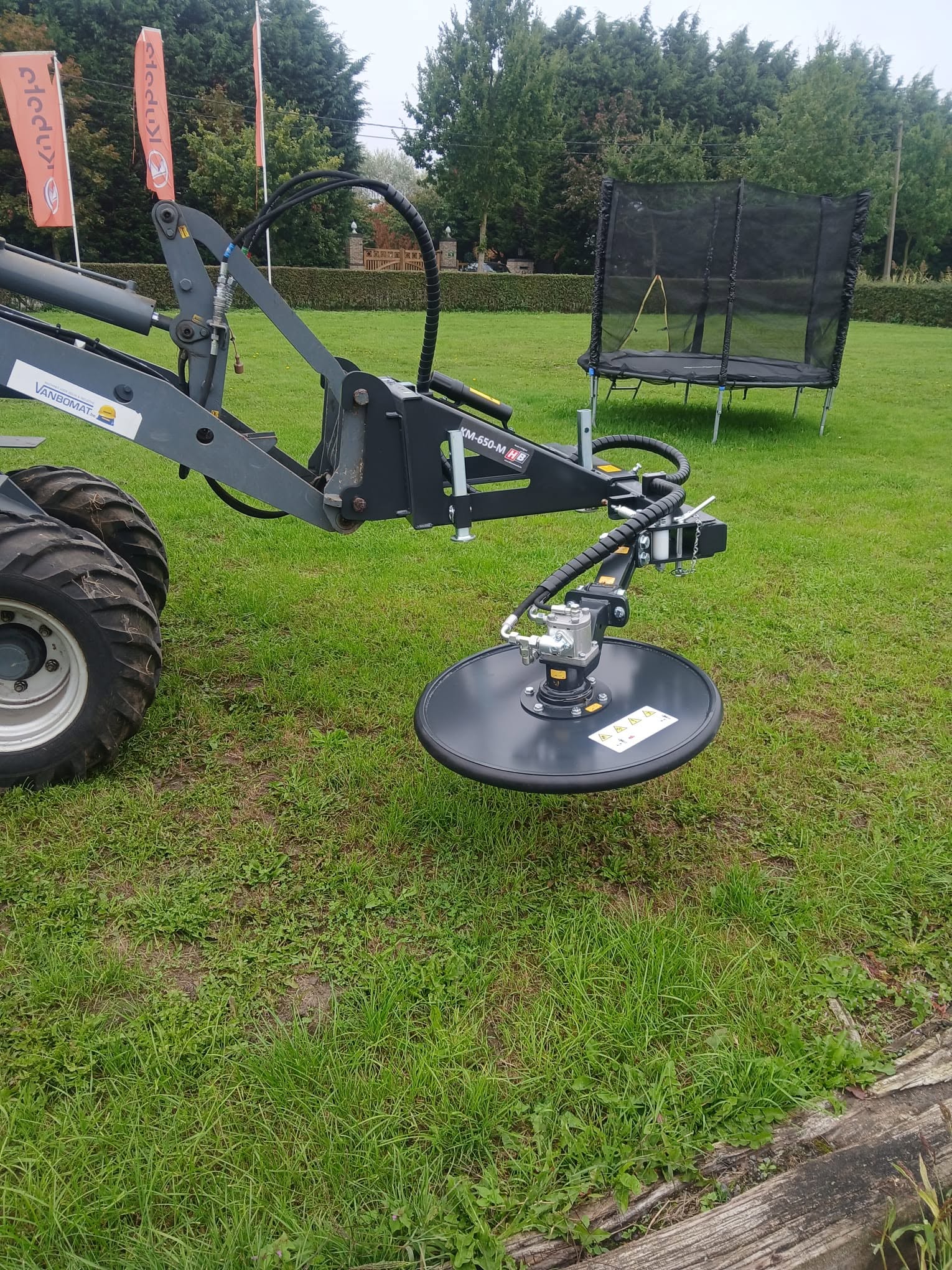 Tuinbouwmachines voor tuinaanleg en groenonderhoud bij Huygebaert - Van Waes in Moerkerke